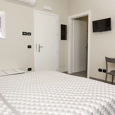 בית הארחה Riviera Hub