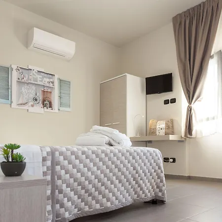 Riviera Hub 招待所 Cisano sul Neva