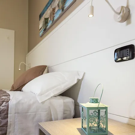 Riviera Hub 招待所