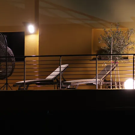 Riviera Hub בית הארחה Cisano sul Neva