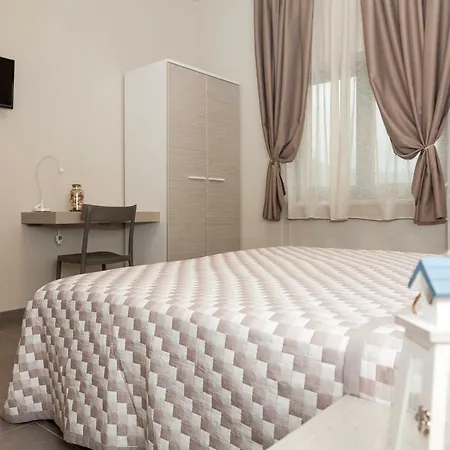 Riviera Hub 3* Cisano sul Neva