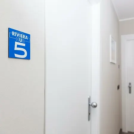 招待所 Riviera Hub