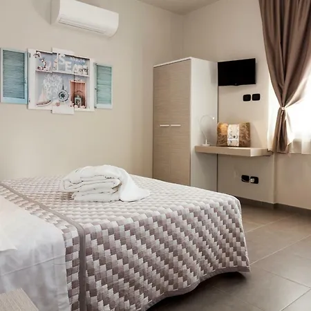 Riviera Hub Pensionat Cisano sul Neva