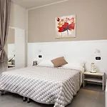 Riviera Hub 4*