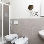 Riviera Hub Πανσιόν 4*