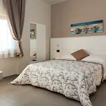 Πανσιόν Riviera Hub