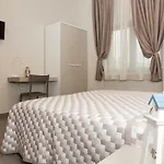 Riviera Hub 4* Cisano sul Neva
