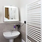 Riviera Hub 4* Cisano sul Neva