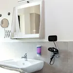Πανσιόν Riviera Hub 4*