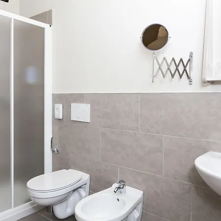 Riviera Hub Konukevi 4*