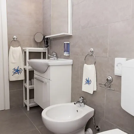 Riviera Hub Konukevi 4*