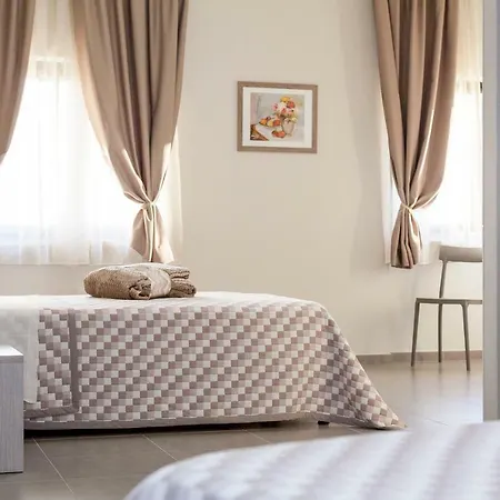 Konukevi Riviera Hub Cisano sul Neva
