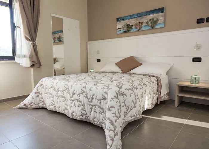 Riviera Hub 招待所 Cisano sul Neva