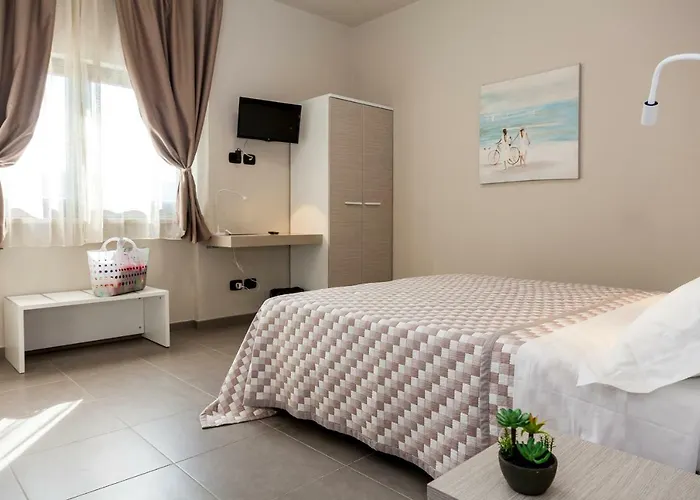 Riviera Hub 4* Cisano sul Neva
